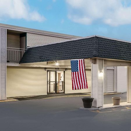 Rodeway Inn Dubuque Exteriér fotografie