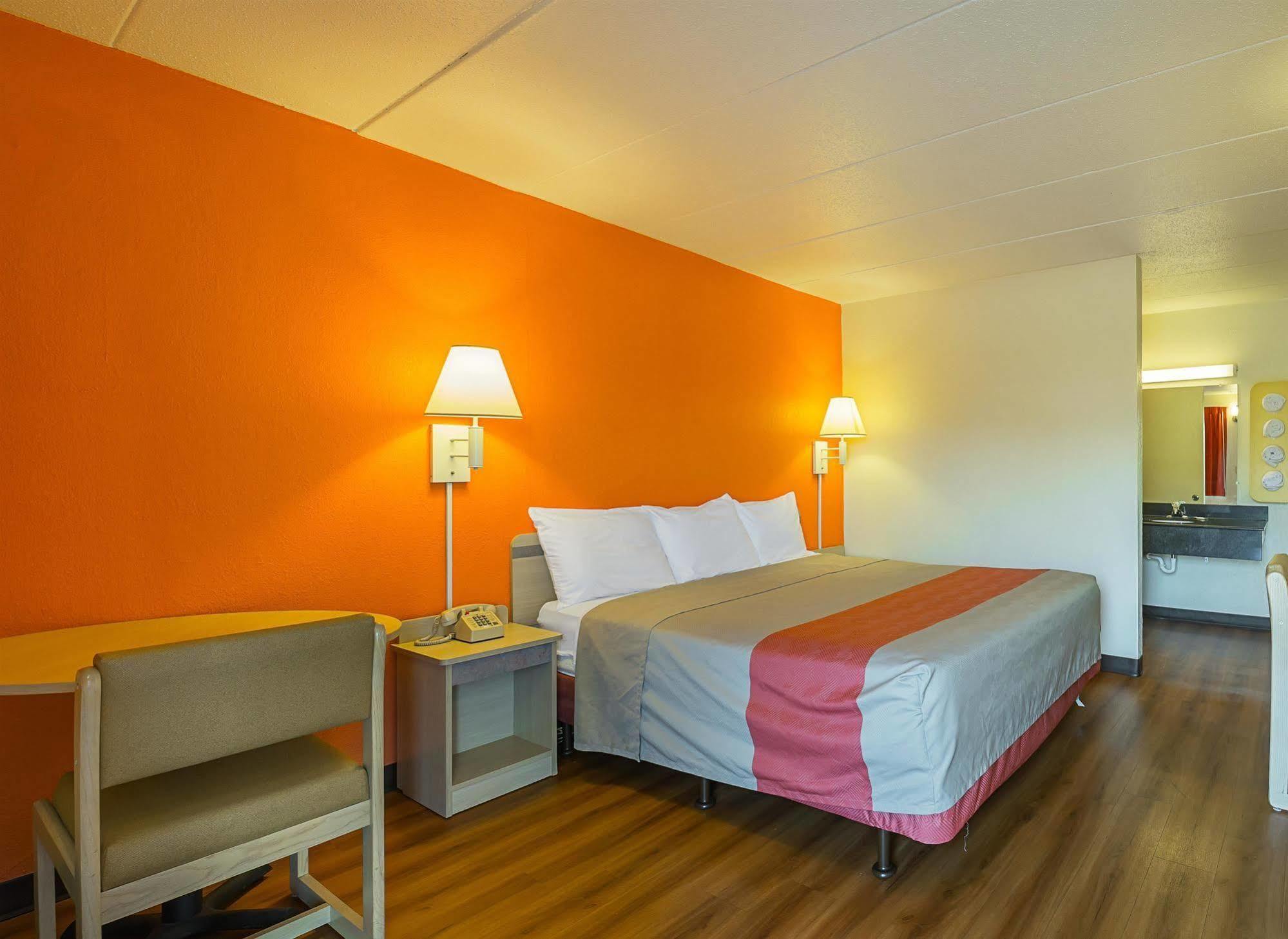 Rodeway Inn Dubuque Exteriér fotografie