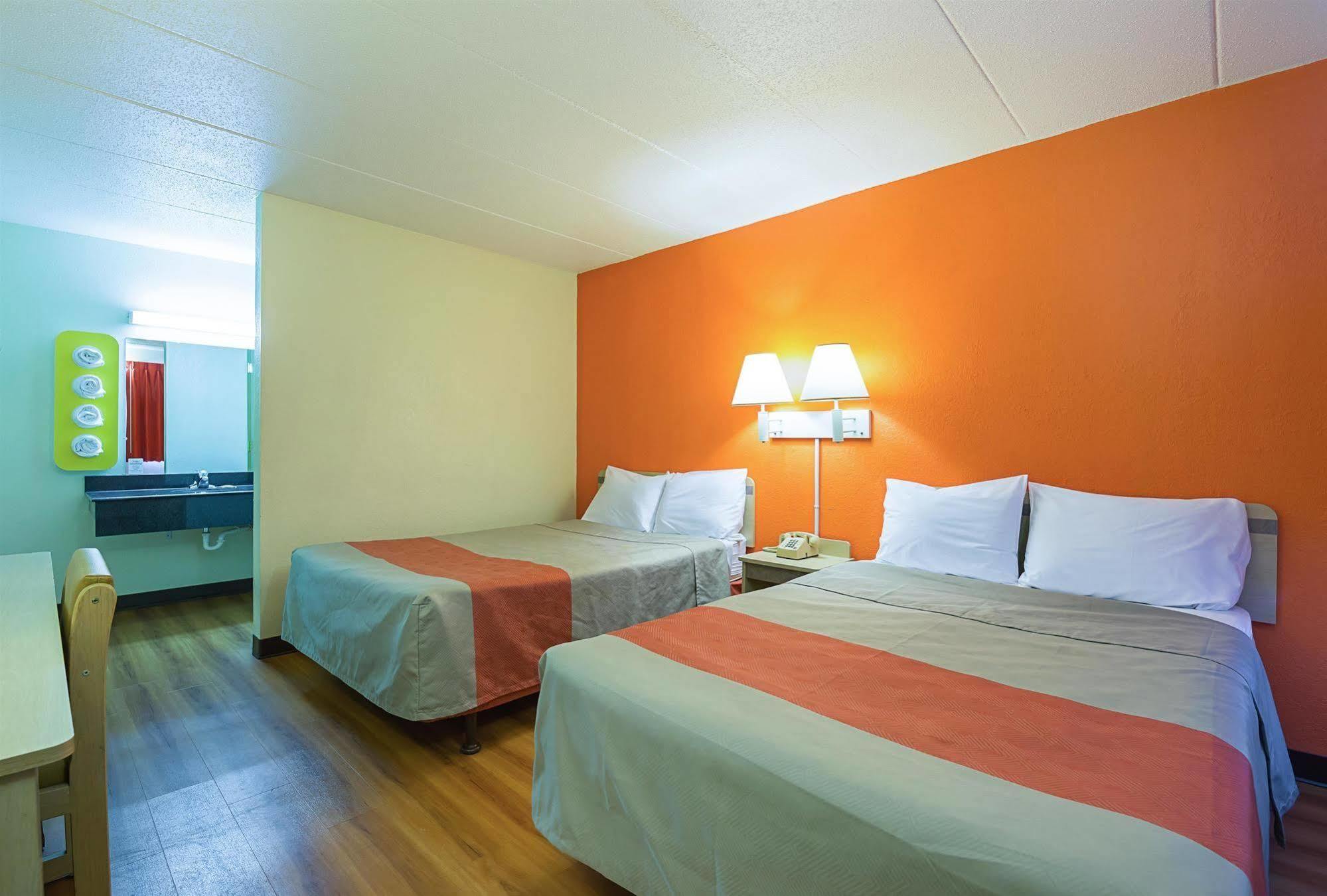 Rodeway Inn Dubuque Exteriér fotografie