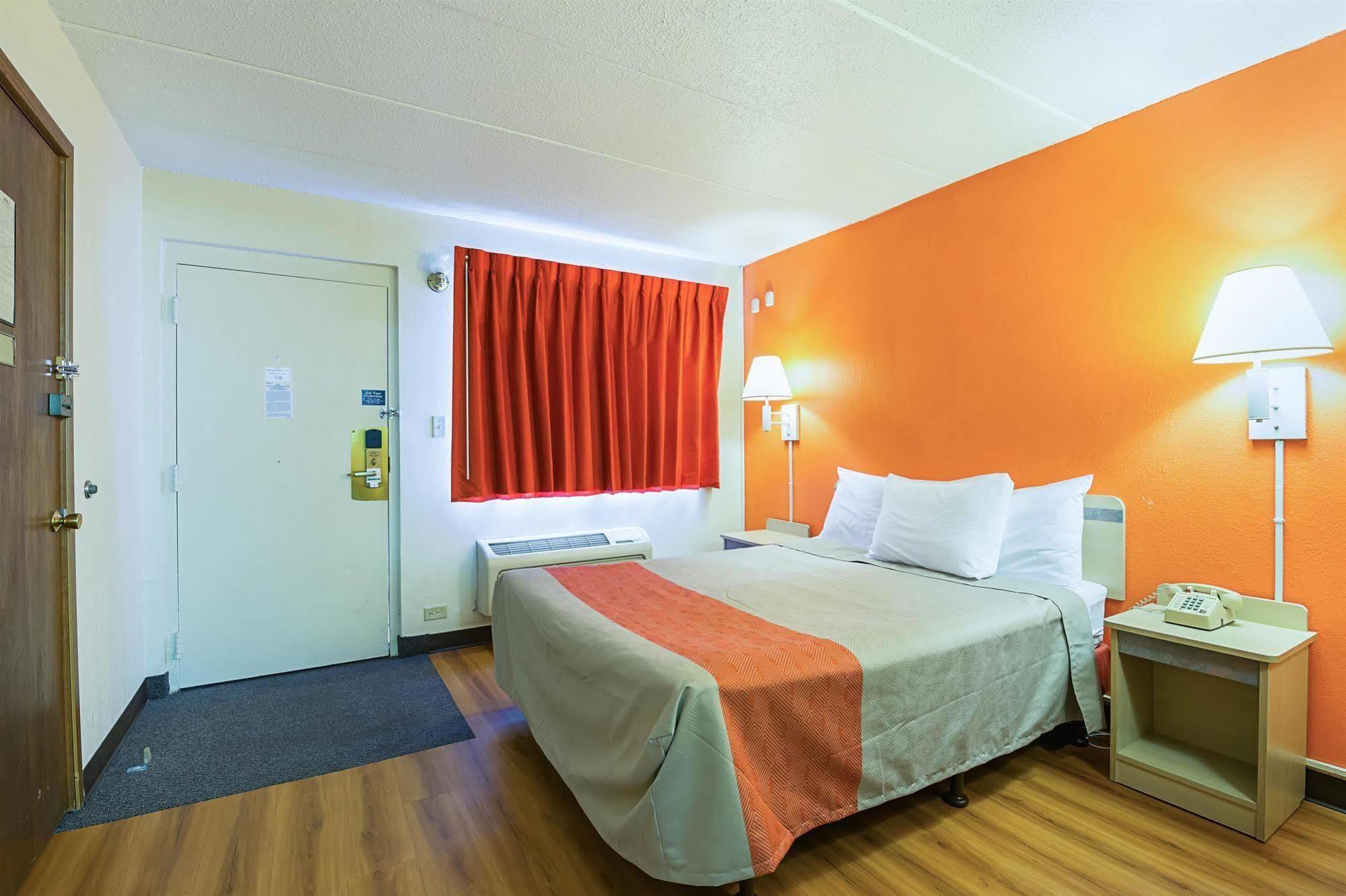 Rodeway Inn Dubuque Exteriér fotografie